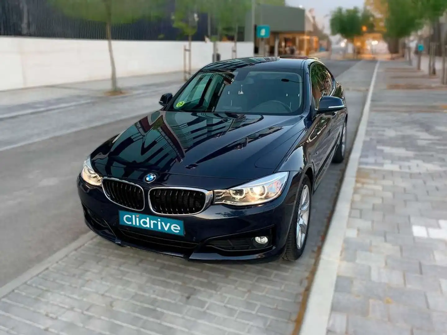 BMW 318 318dA Gran Turismo Negro - 2