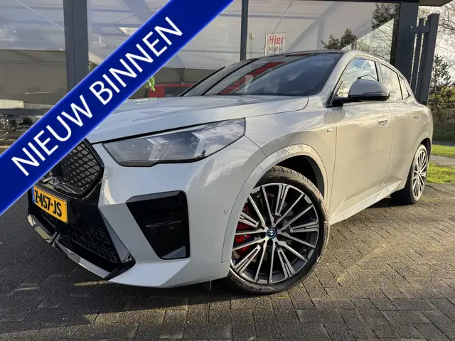 BMW iX2 eDrive20 67 kWh M-Sport Panoramadak / Lederen bekl