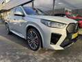 BMW iX2 eDrive20 67 kWh M-Sport Panoramadak / Lederen bekl Grijs - thumbnail 2