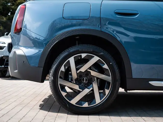 Mini Countryman view 9