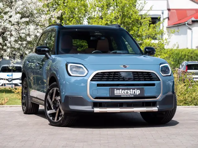 Mini Countryman view 3