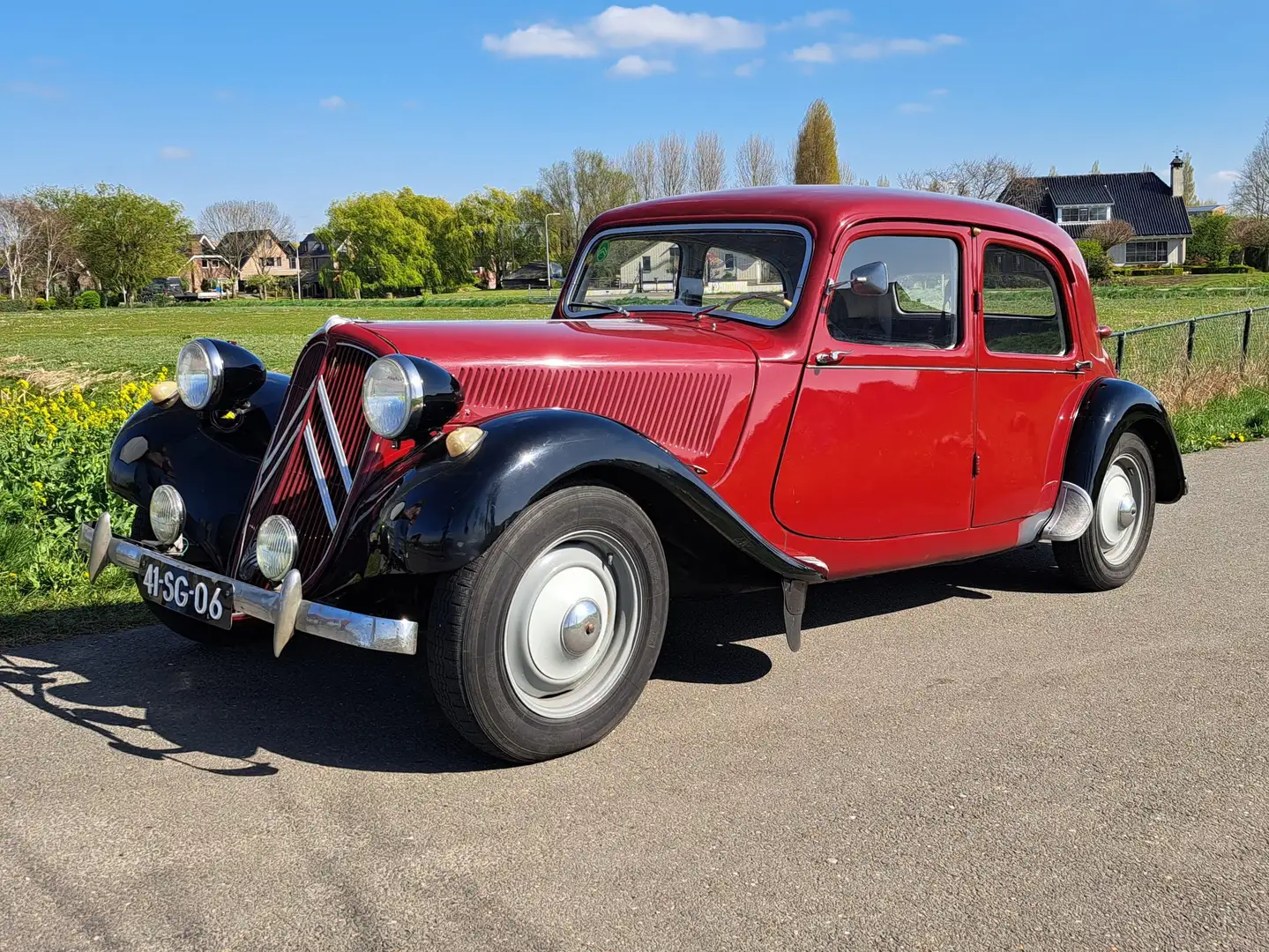 Citroen Traction Avant (Electric Version) Rood - 1