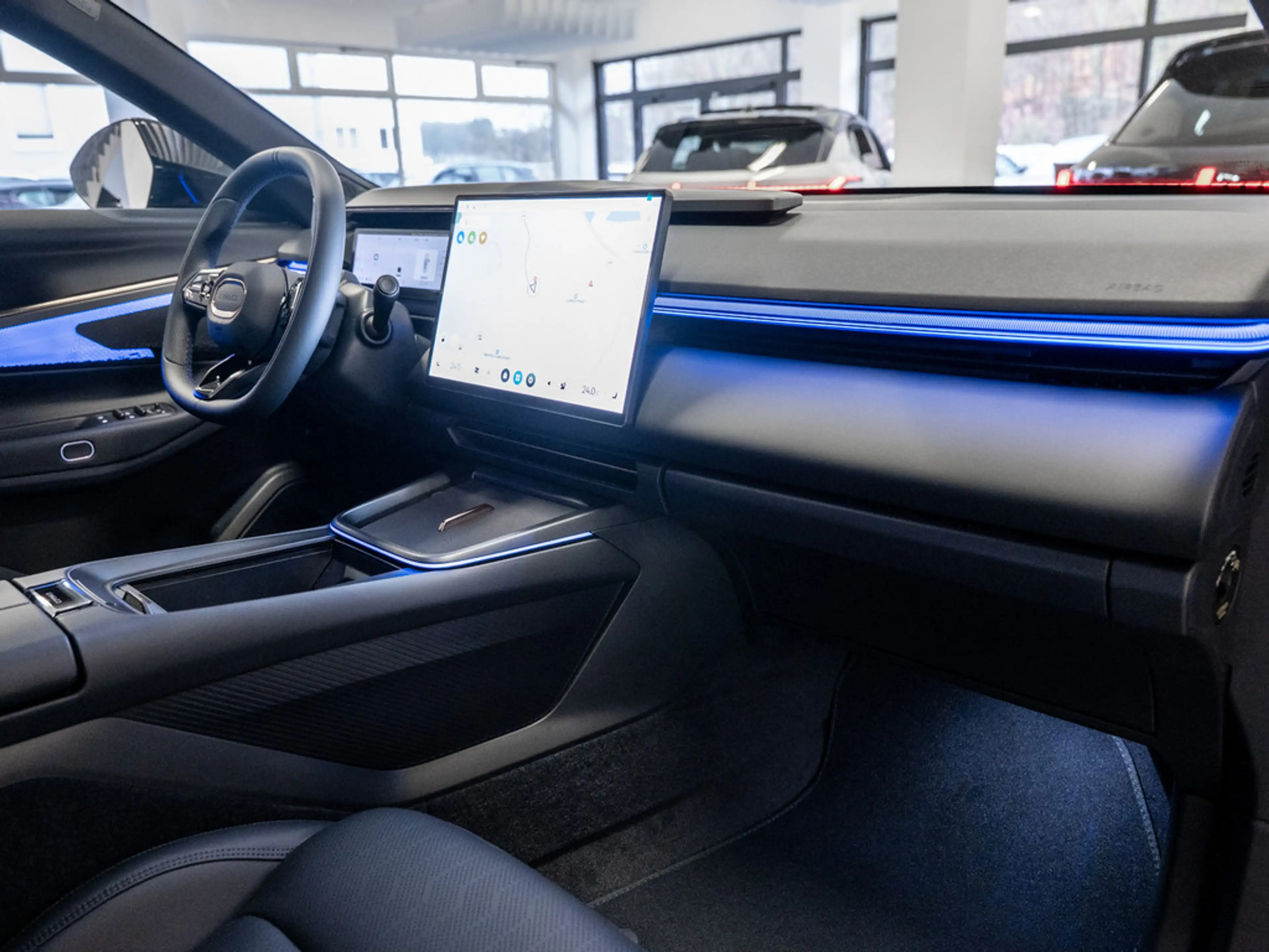 Lynk & Co 08 1.5 T PHEV 257 kW Core W-LAN ACC LED PANO — photo 7