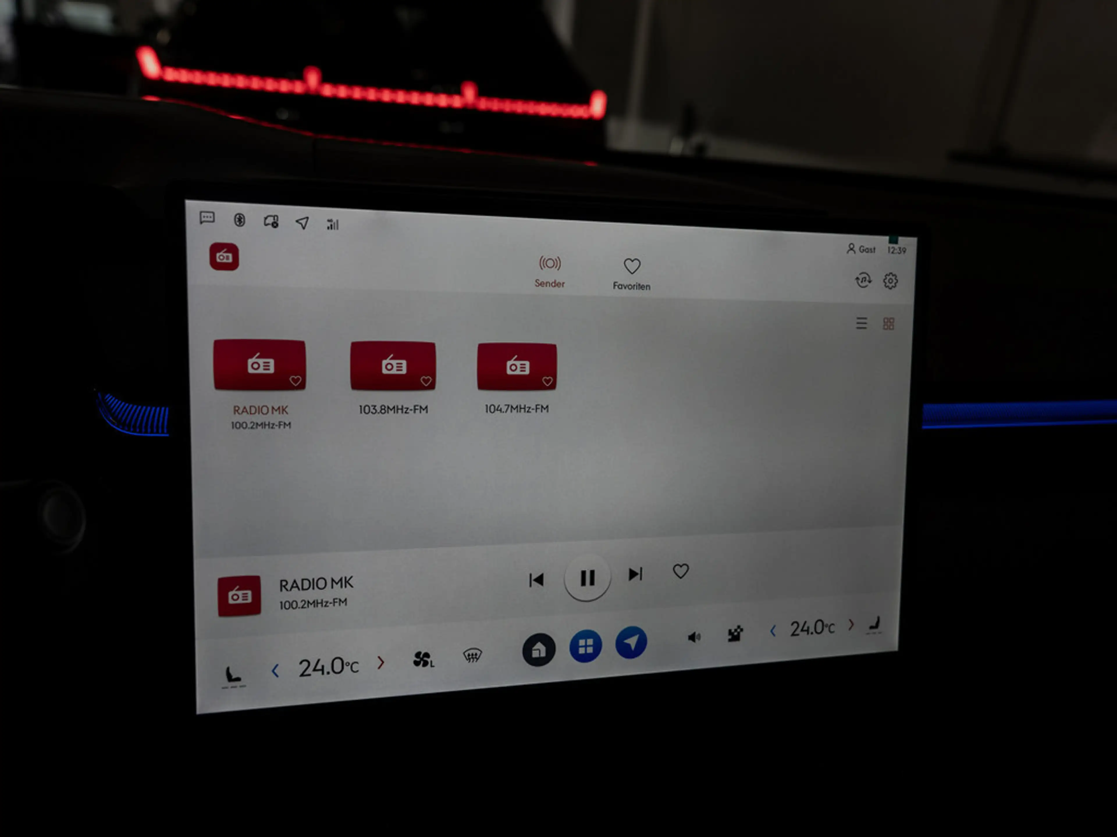 Lynk & Co 08 1.5 T PHEV 257 kW Core W-LAN ACC LED PANO — photo 15