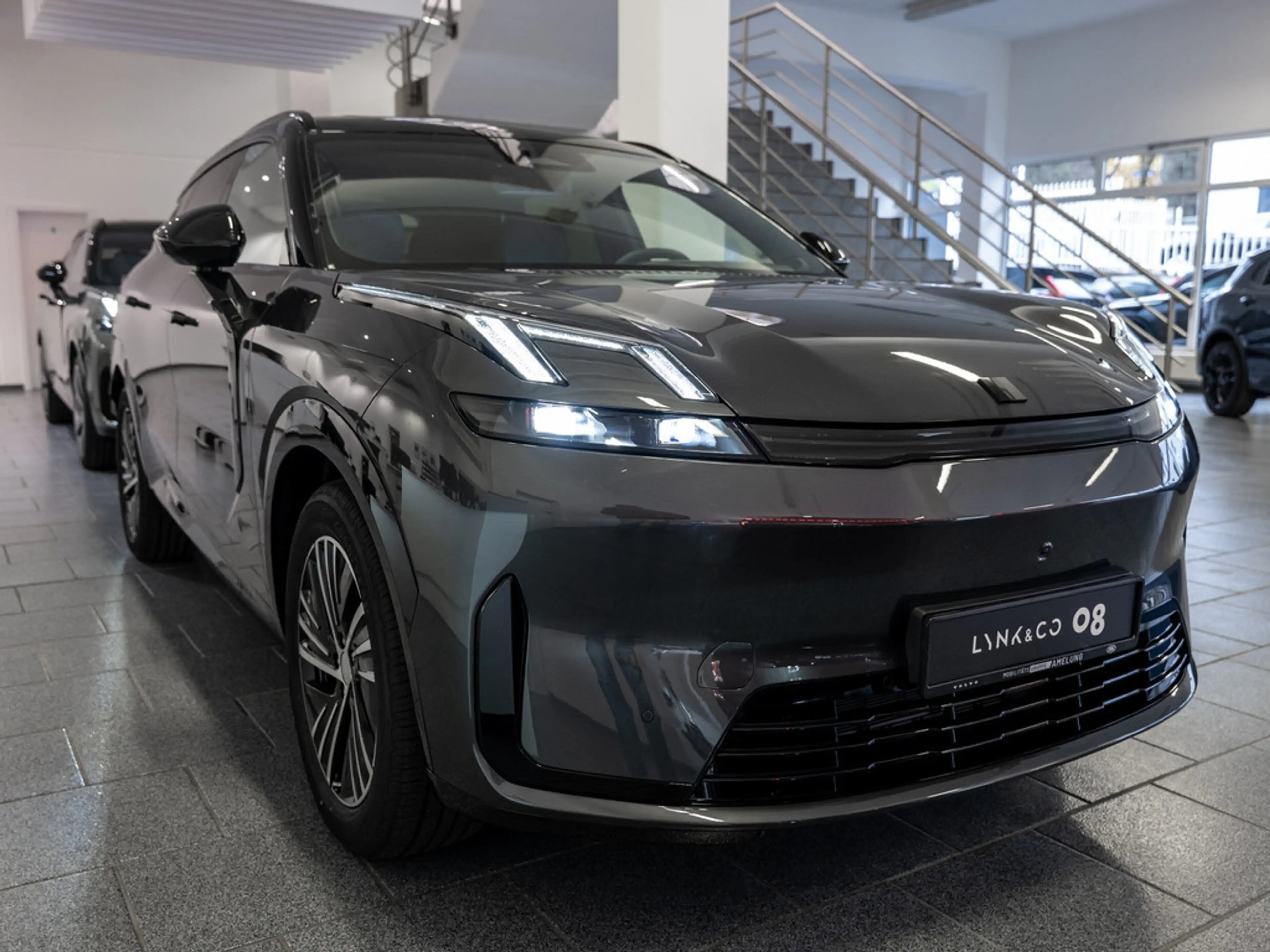 Lynk & Co 08 1.5 T PHEV 257 kW Core W-LAN ACC LED PANO — photo 5