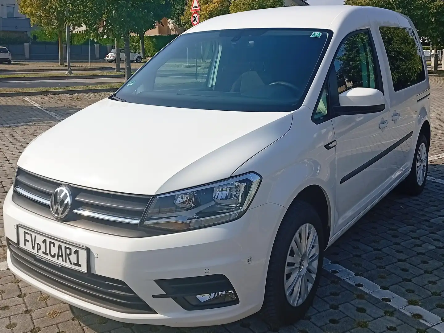 Volkswagen Caddy Caddy Combi TREND LINE 2.0 TDI Bianco - 1