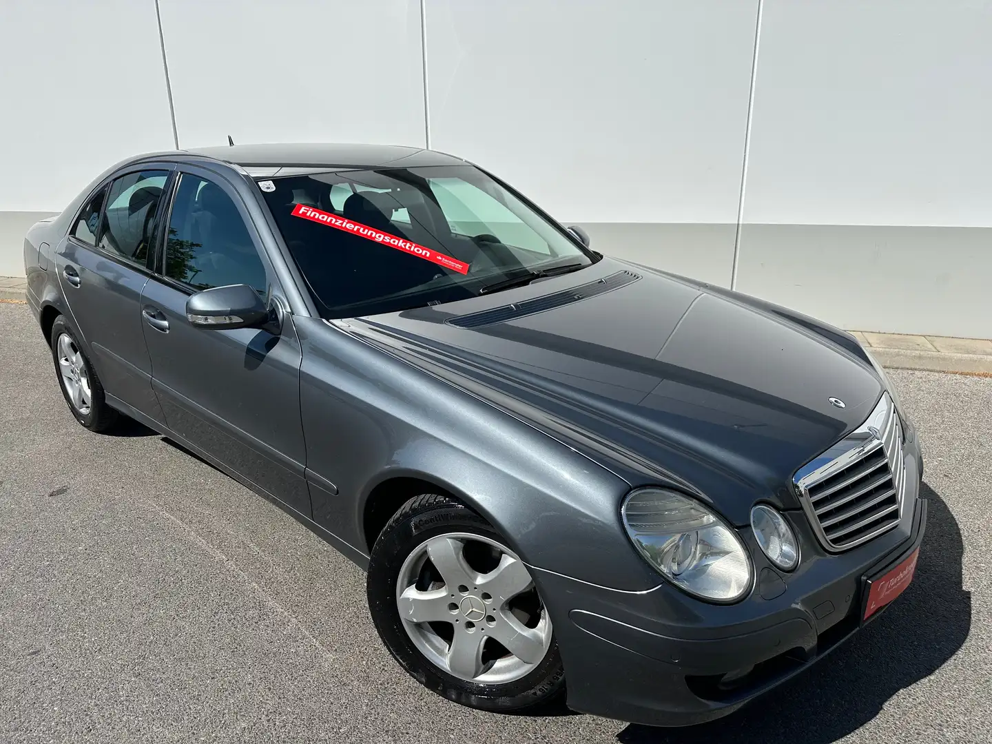Mercedes-Benz E 200 CDI Aut. // NEU ÜBERPRÜFT // FACELIFT // Grau - 2