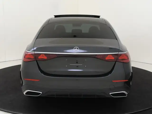 Mercedes-Benz E-Class view 7