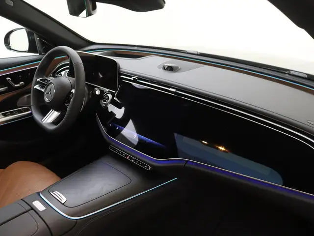 Mercedes-Benz E-Class view 5