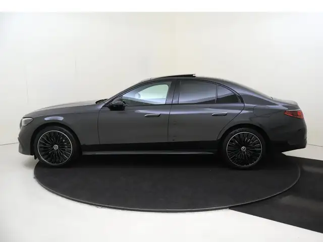 Mercedes-Benz E-Class view 8