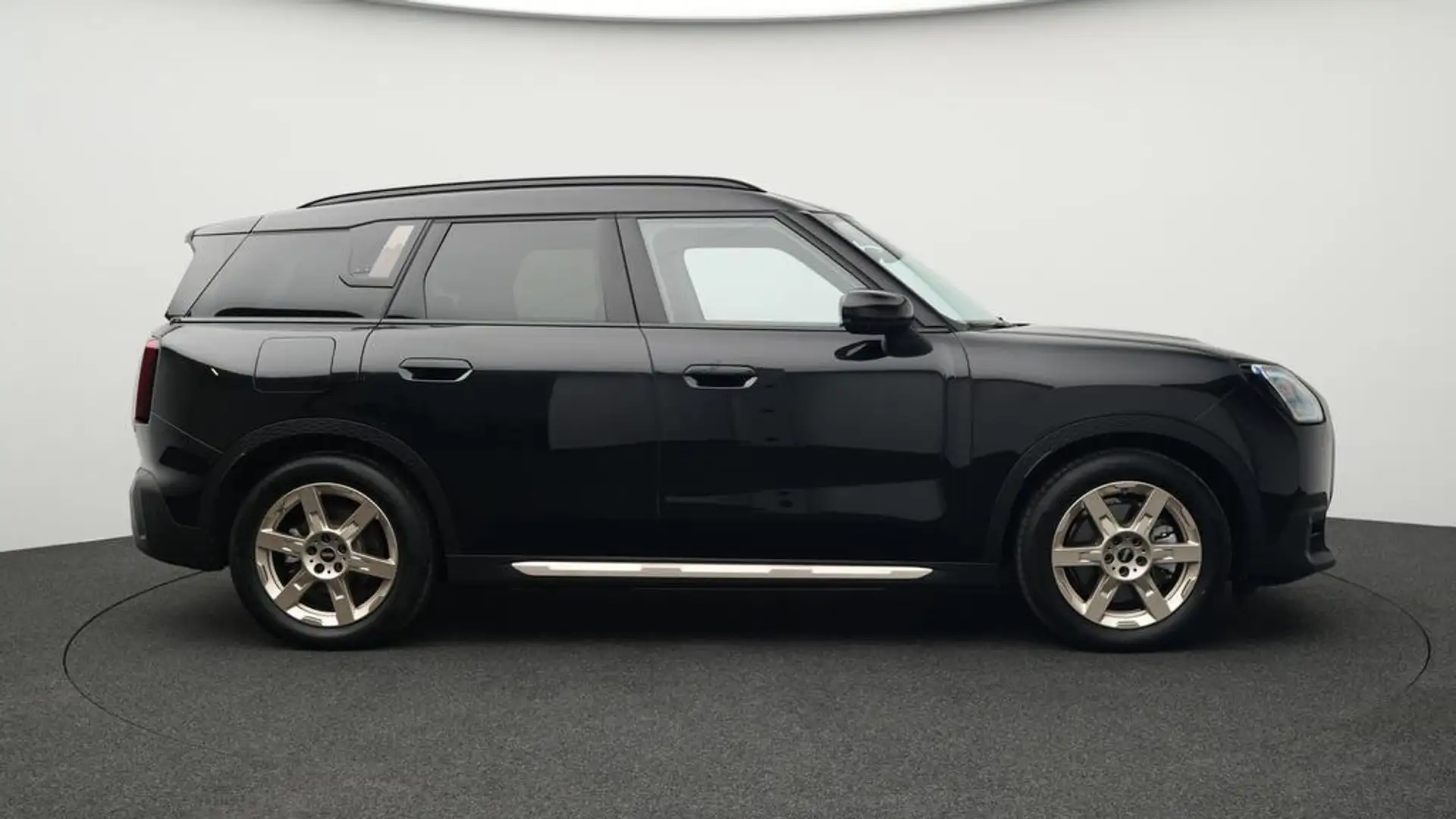 MINI Countryman SE All4 Favoured Trim Noir - 2