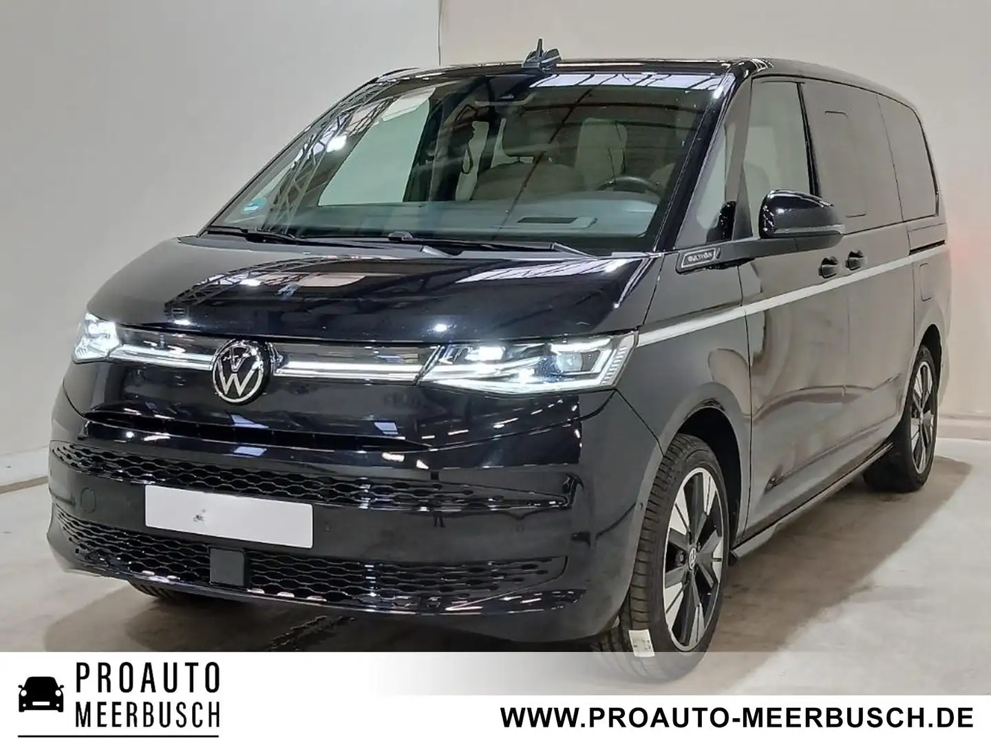 Volkswagen T7 Multivan Style lang AHK/HUD/PANO/STNDHZNG/RFK Schwarz - 1