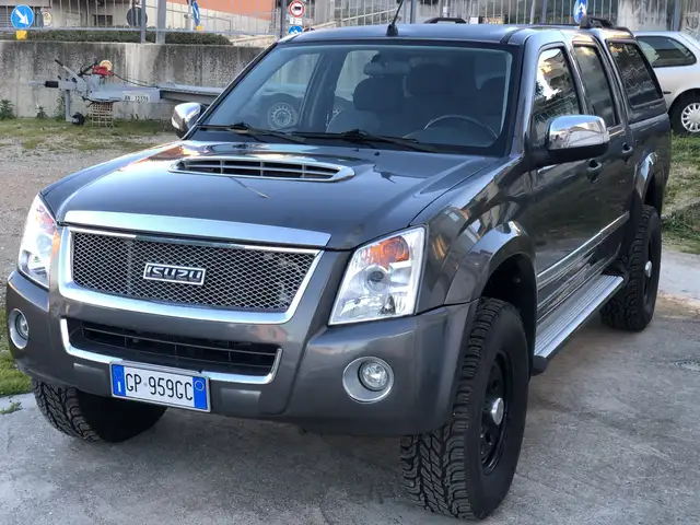 Isuzu D-Max 3.0 td cr crew L Super