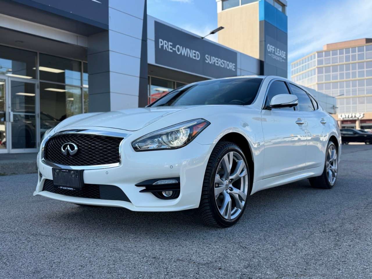 2016 Infiniti Q70
