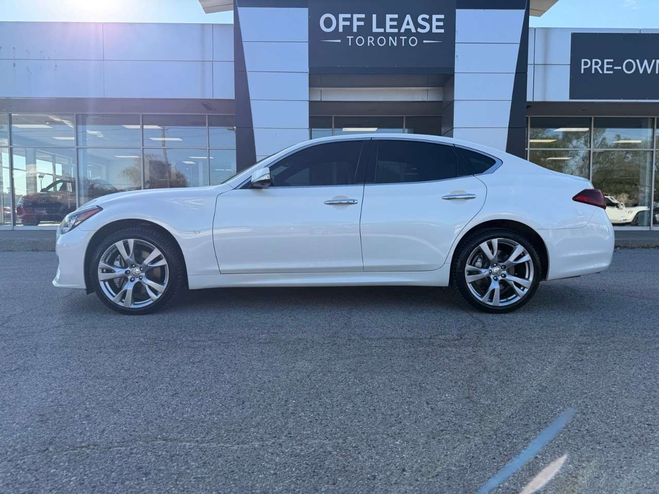 2016 Infiniti Q70 — снимка 2