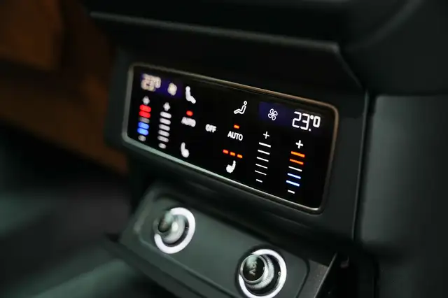 Lamborghini Urus Urus AWD*Garantie*Erstbesitz*Mega Farbe*TopZustand Ansicht 25