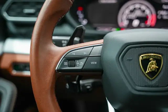 Lamborghini Urus Urus AWD*Garantie*Erstbesitz*Mega Farbe*TopZustand Ansicht 40