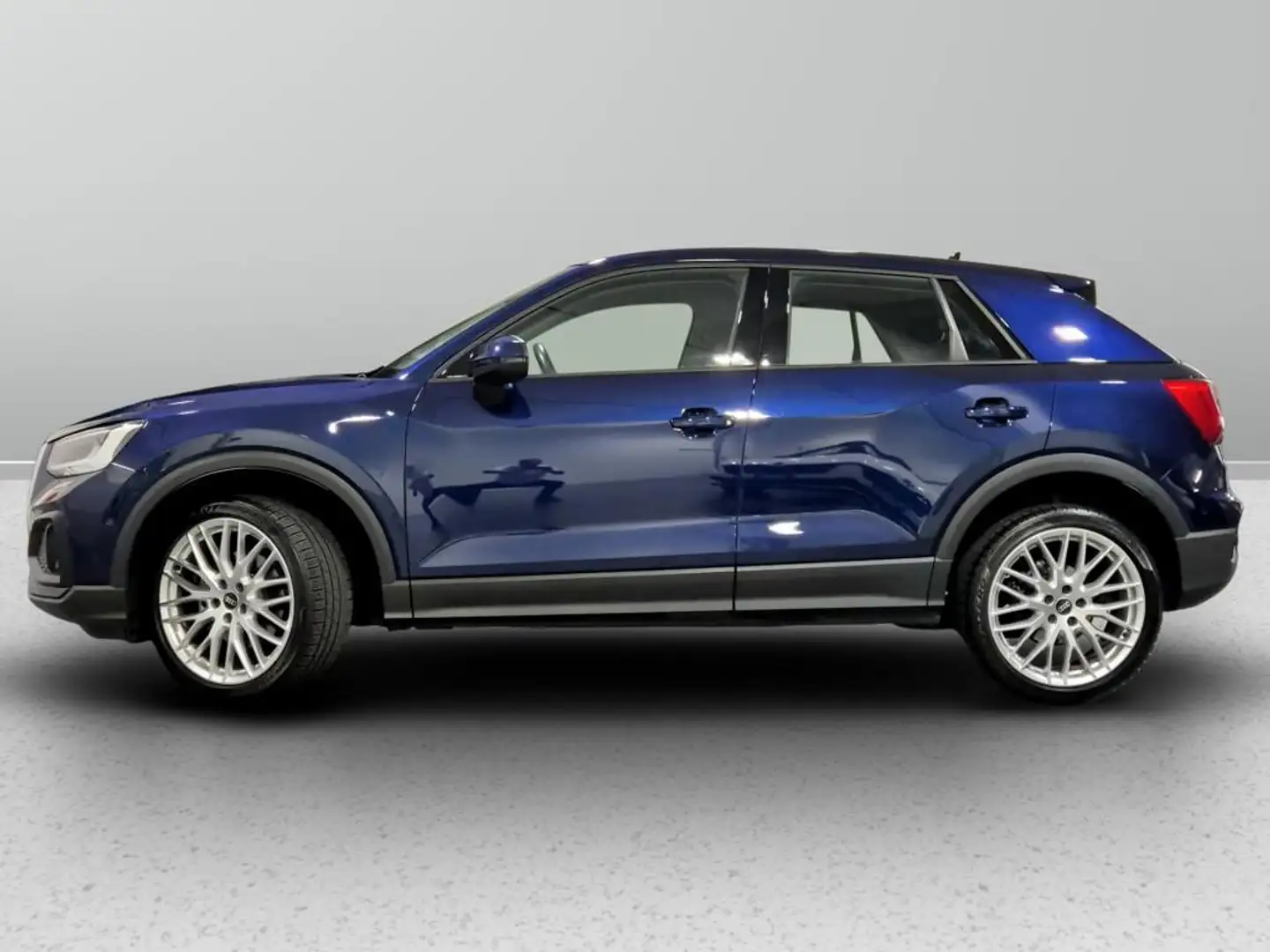 Audi Q2 35 1.5 tfsi Business s-tronic Bleu - 2