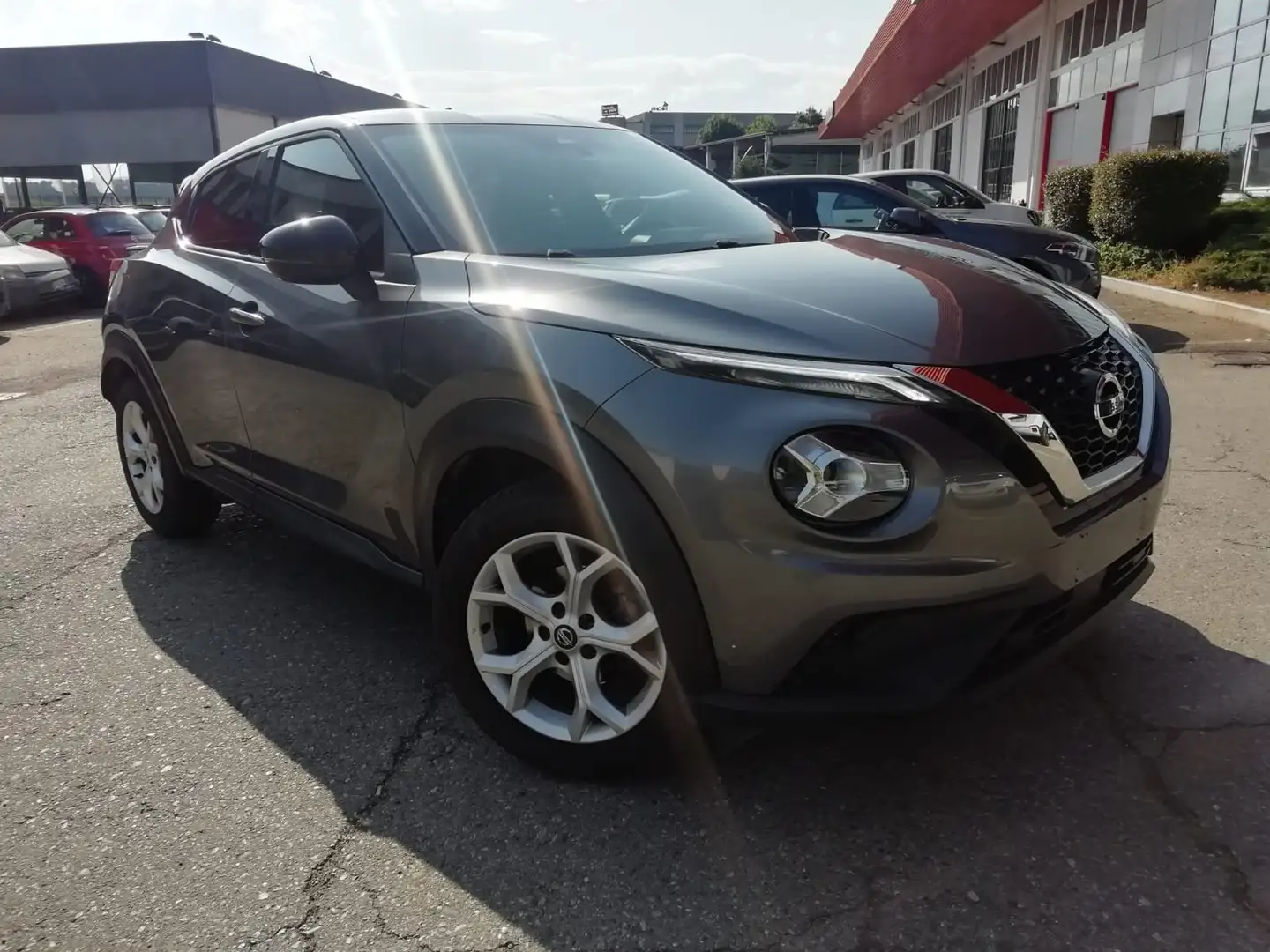 Nissan Juke Juke 1.0 dig-t Acenta 114cv dct Grijs - 1
