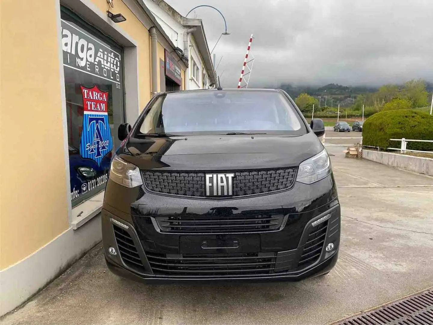 Fiat E-Ulysse 136CV 75kWh Long Lounge Nero - 2