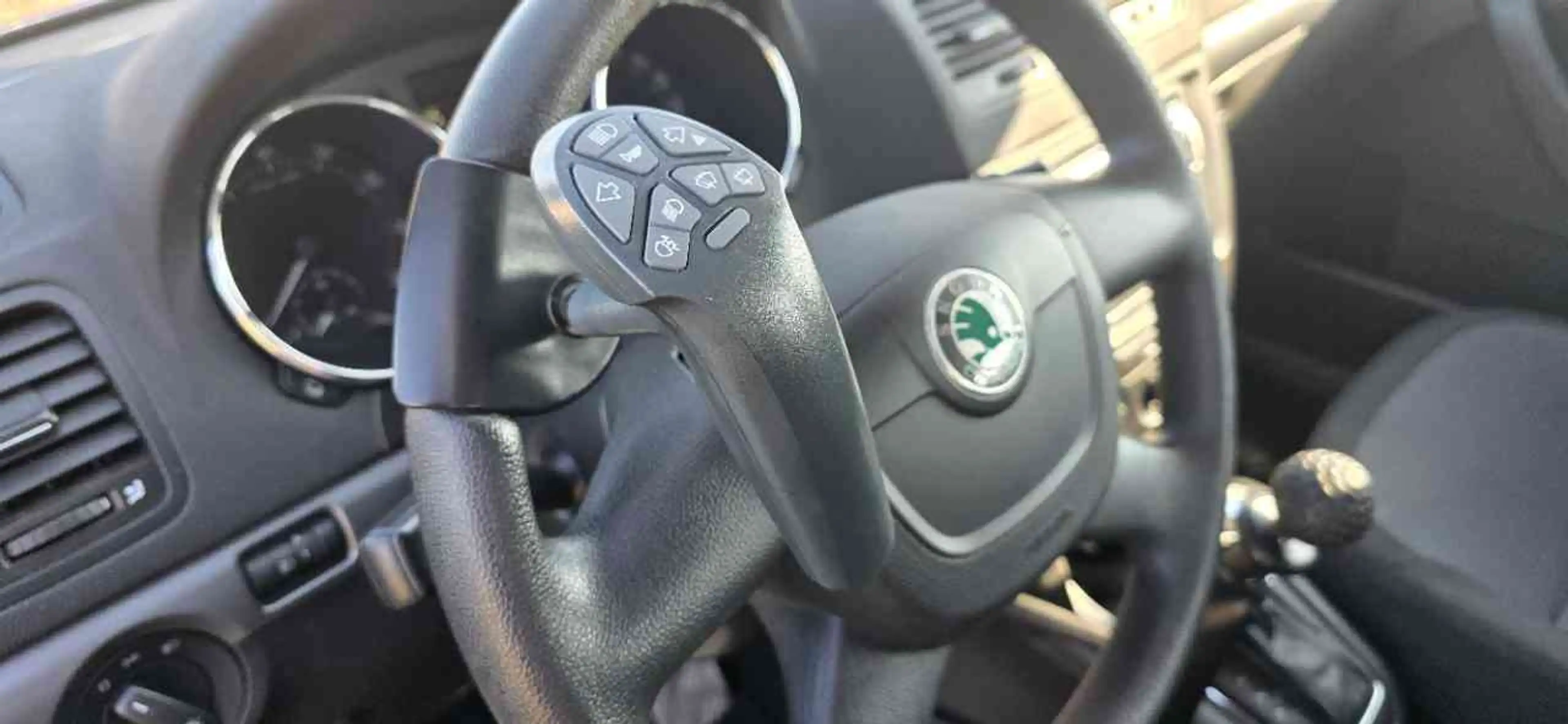 Skoda Yeti Active — photo 11