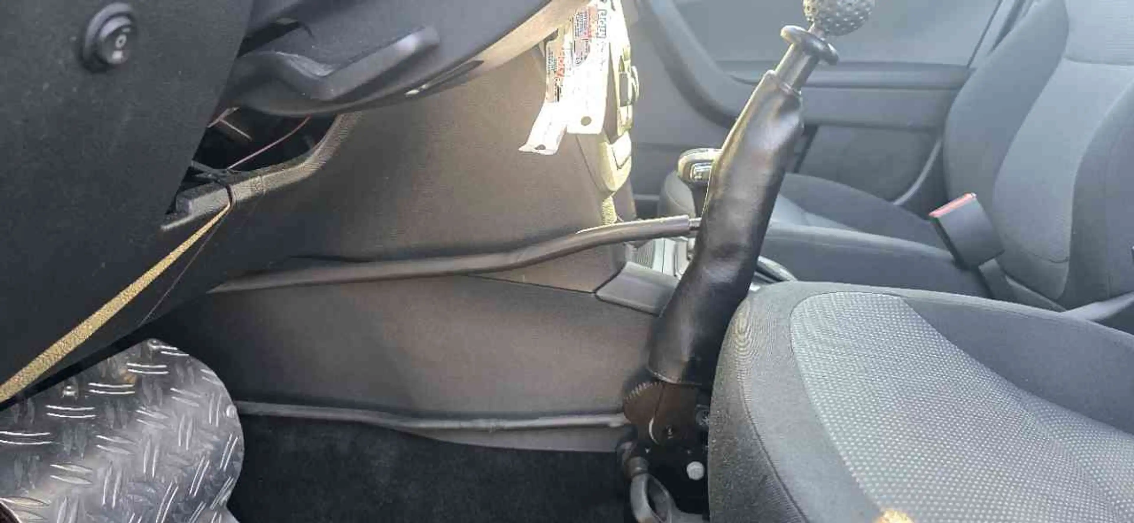 Skoda Yeti Active — photo 13