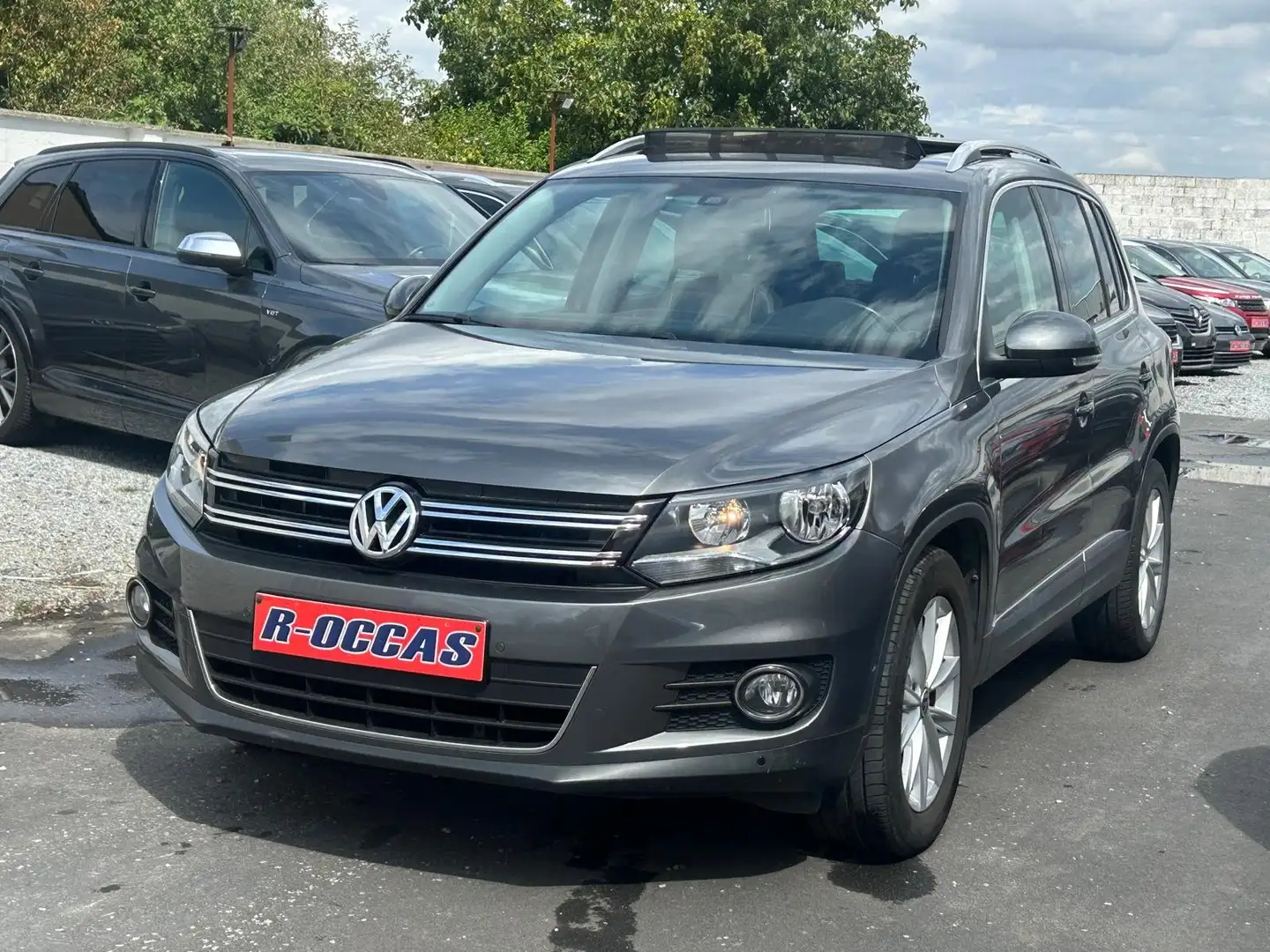 Volkswagen Tiguan 2.0 TDi 11O CH PANORAMIQUE CUIR GPS GARANTIE Grijs - 1