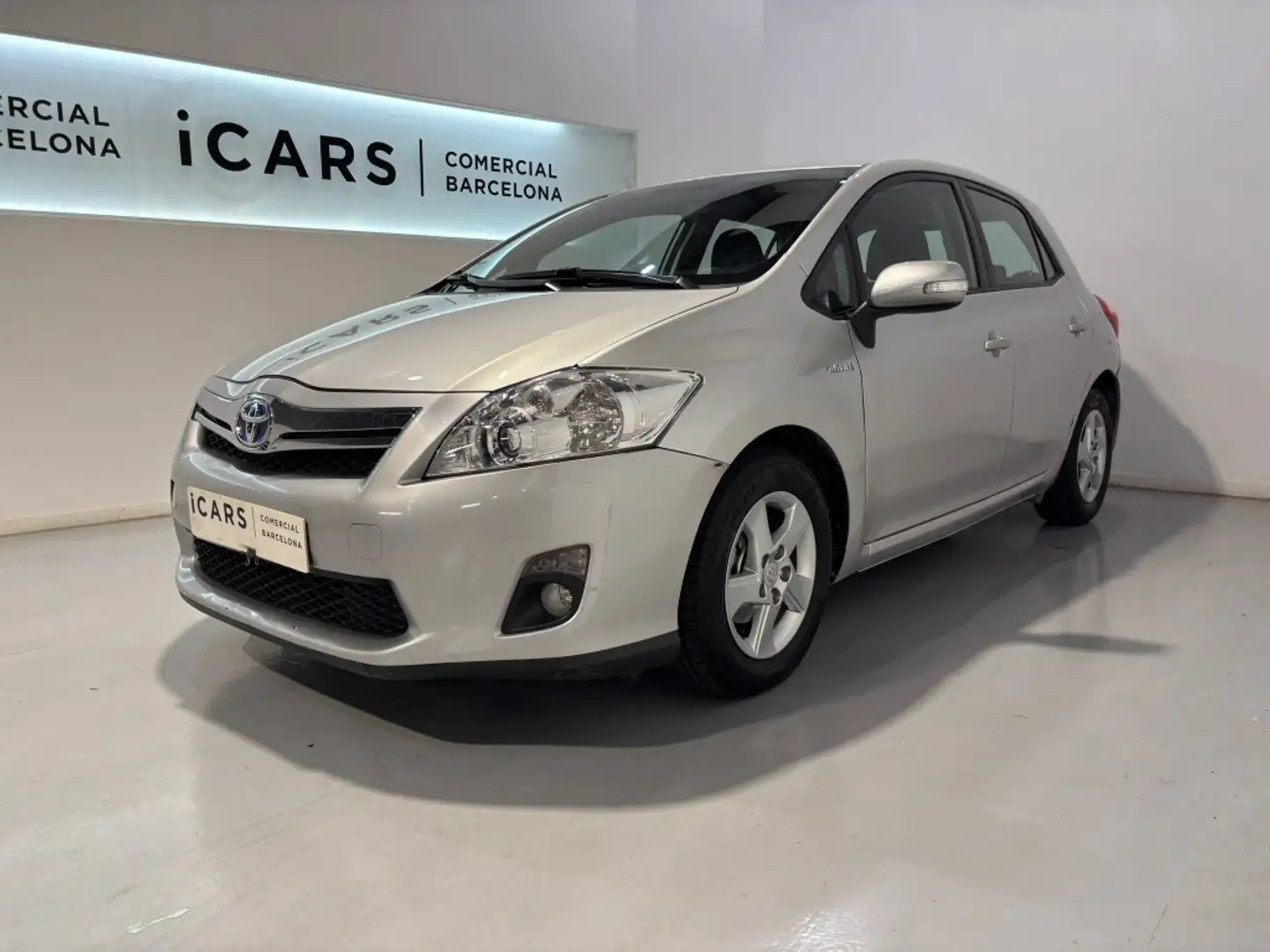 Toyota Auris Híbrido Active Gris - 2
