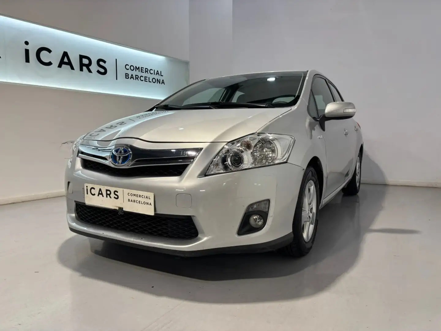 Toyota Auris Híbrido Active Gris - 1