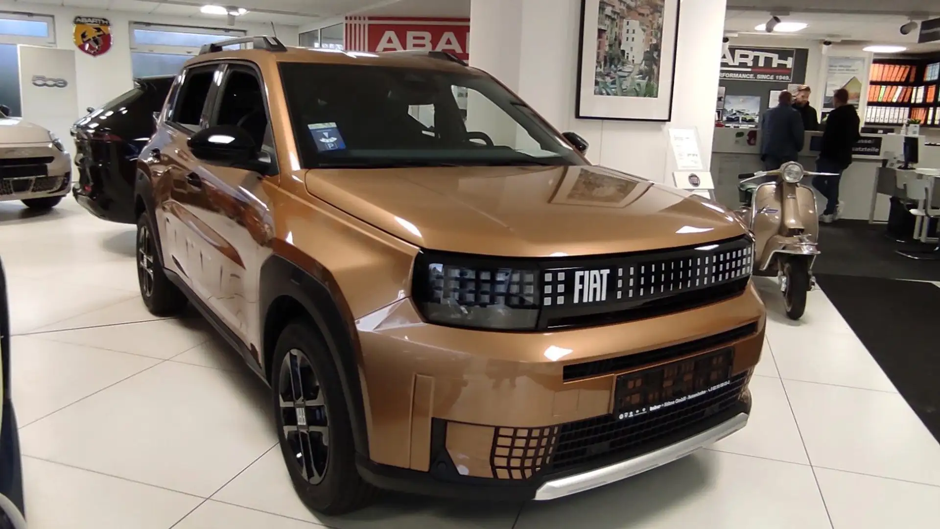 Fiat Grande Panda 1.2 Hybrid 81 kW Icon Brun - 1