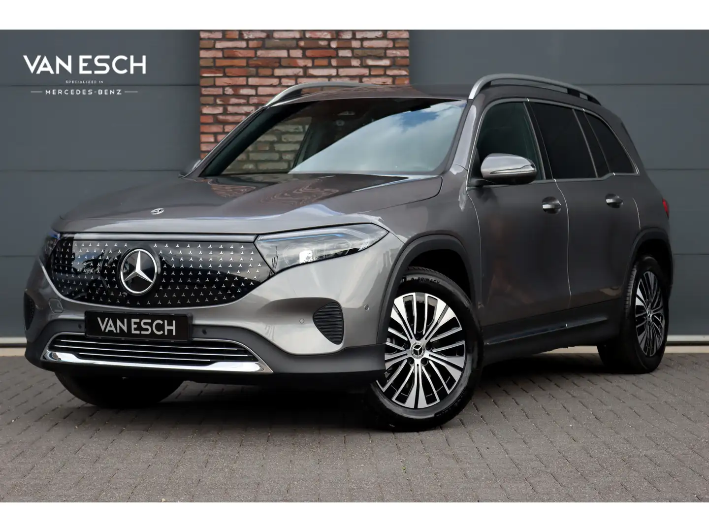 Mercedes-Benz EQB 300 4MATIC Luxury Line 71 kWh | Facelift | Memory | Ad Grijs - 1