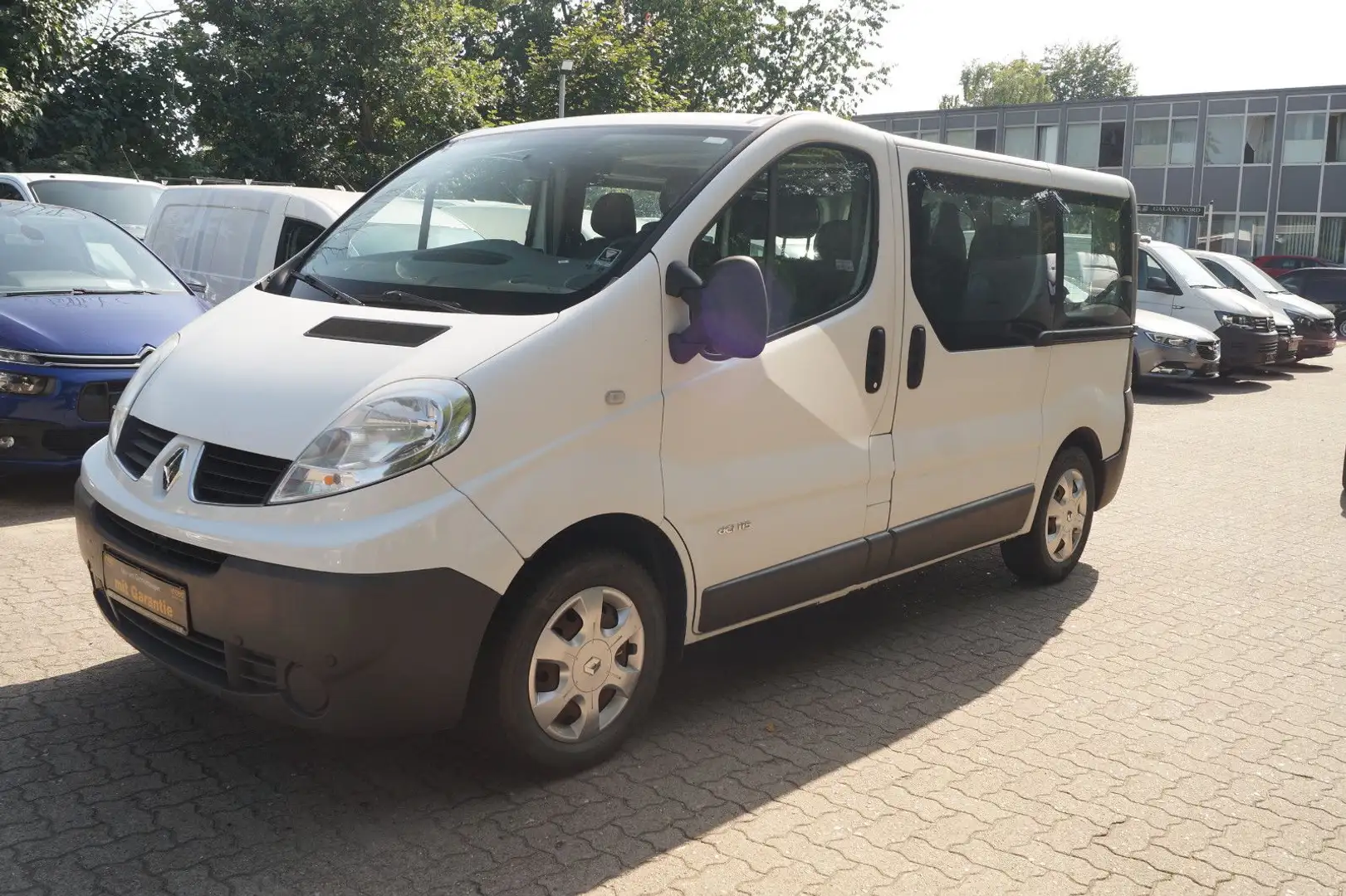 Renault Trafic 2,0 DCI 9-Sitze nur mit 56t Km, 1.Hand... Wit - 1