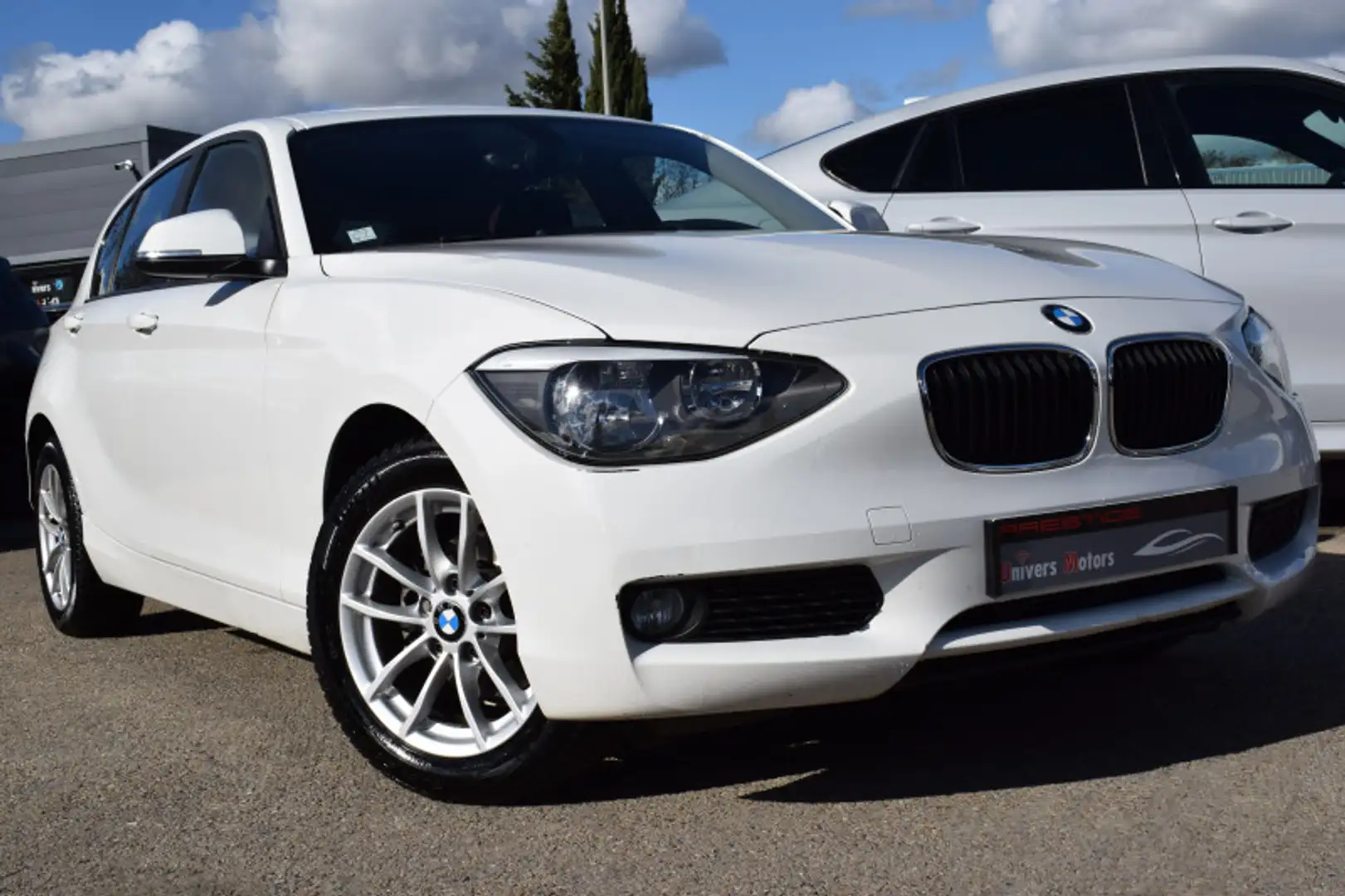 BMW 118 (F21/F20) 118DA 143CH BUSINESS 5P Blanc - 1