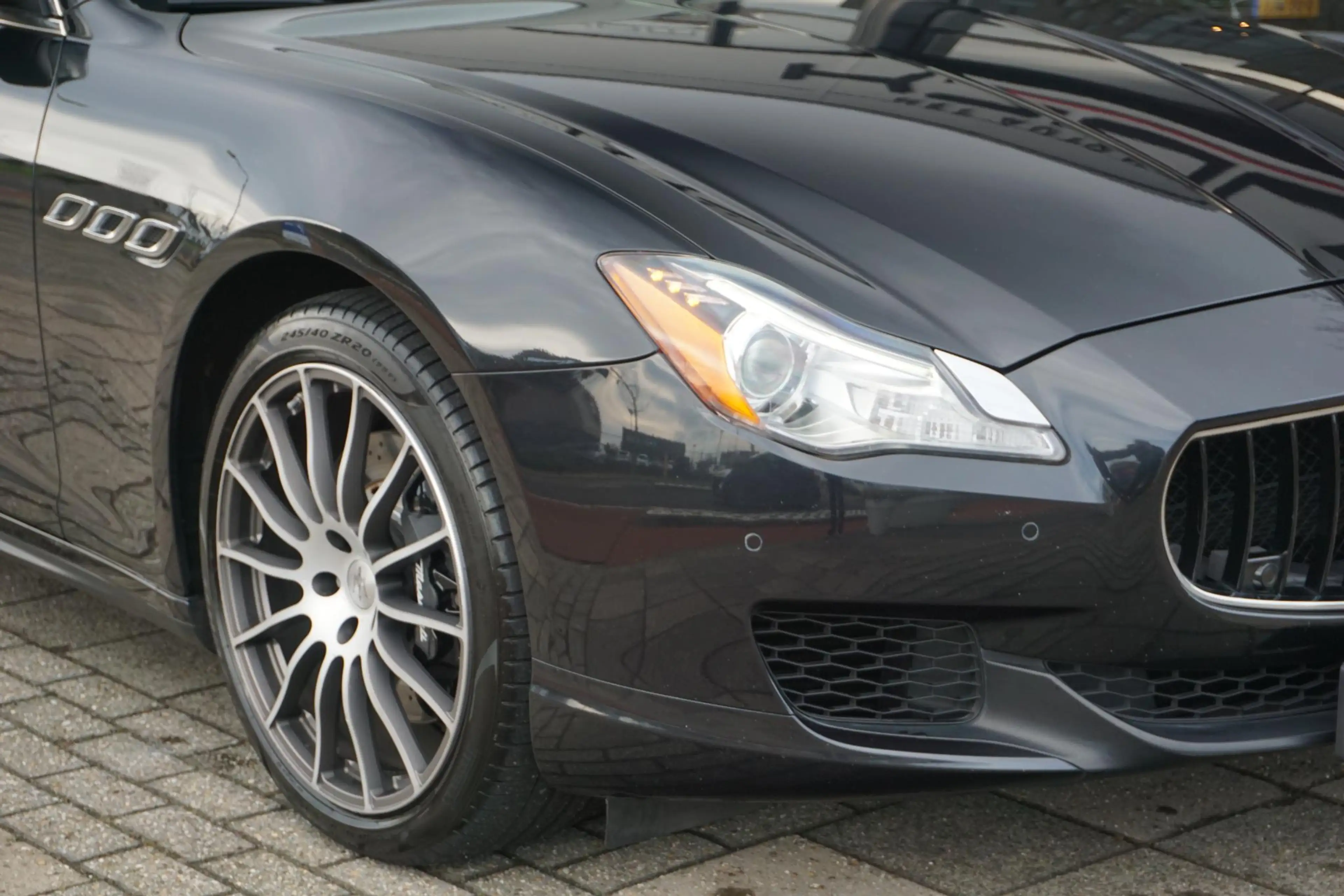 Maserati Quattroporte 3.0 S — photo 11