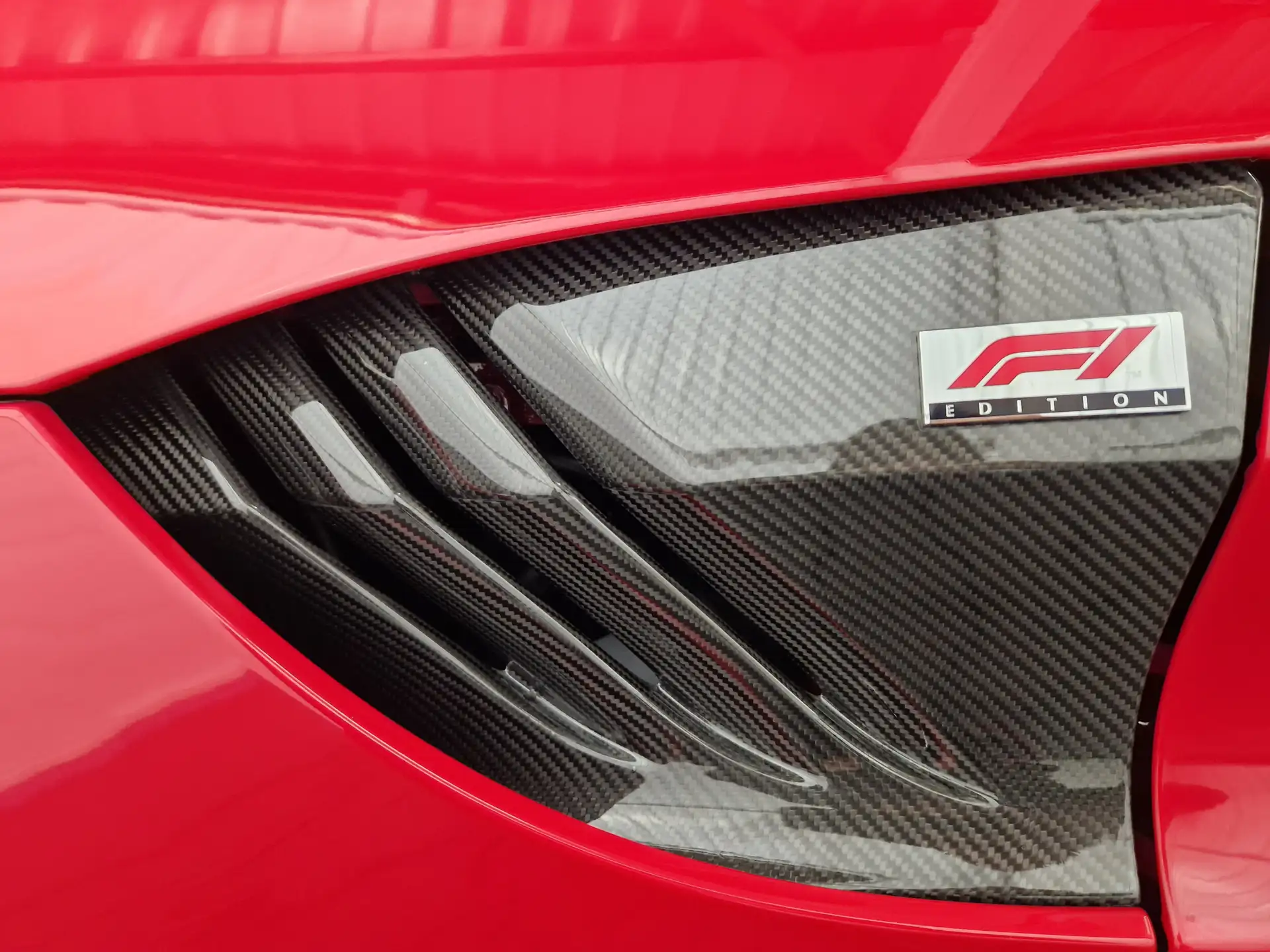 애스턴마틴 V8 Coupe 2023 빨강 사진 8