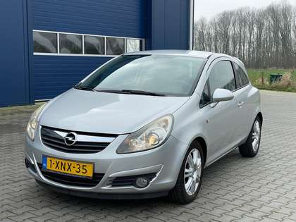 Opel Corsa 1.4-16V Cosmo Airco+Automaat+Cruise Control