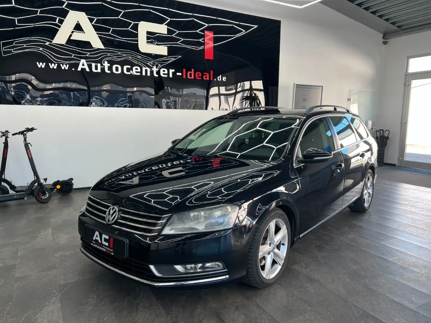 Volkswagen Passat Variant Coftl,BM,Pano,Kamera,SH, STK ernt. Schwarz - 1
