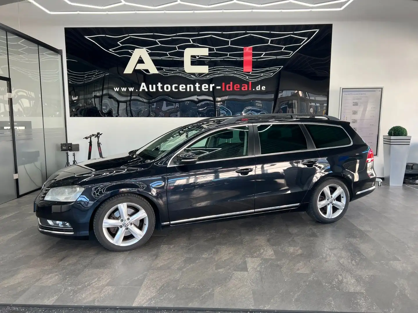 Volkswagen Passat Variant Coftl,BM,Pano,Kamera,SH, STK ernt. Schwarz - 2