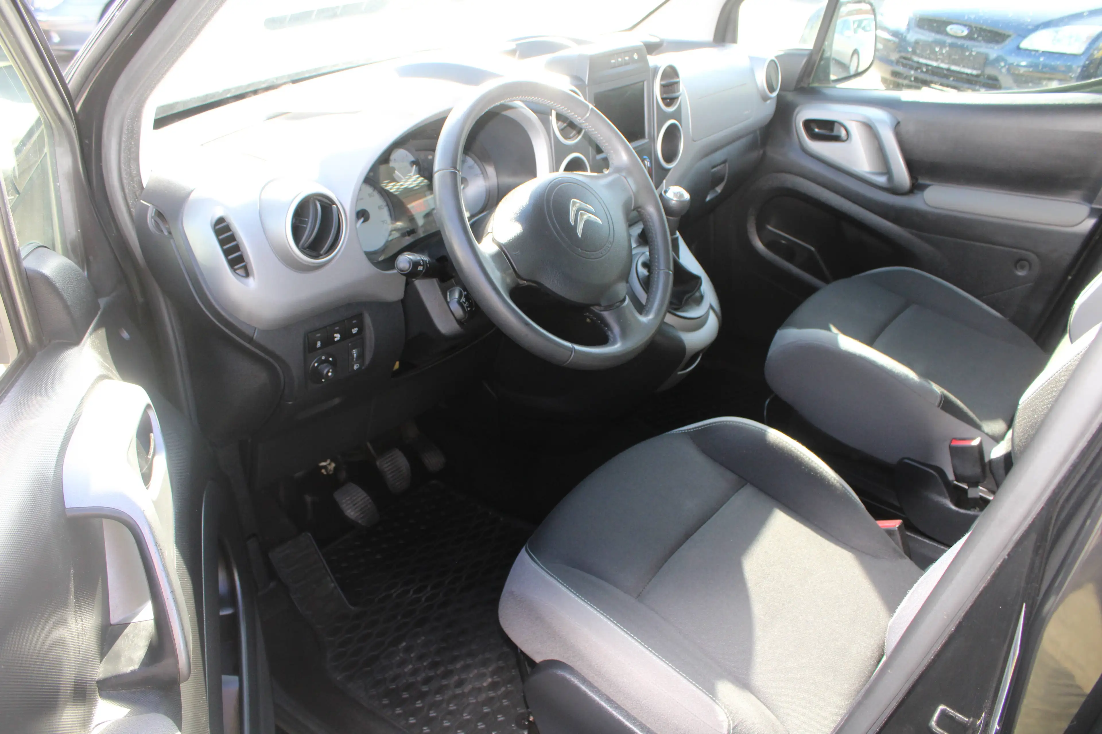 Citroen Berlingo Selection*Klima*Allwetterreifen*PDC*HUneu* — photo 7