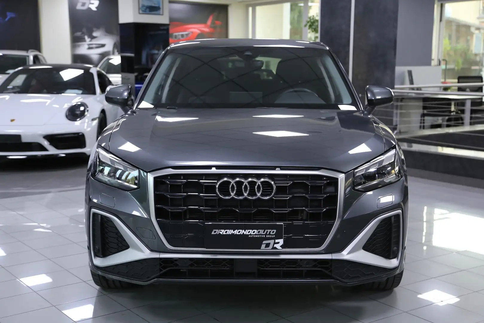 Audi Q2 30 TDI S tronic S line Grigio - 2