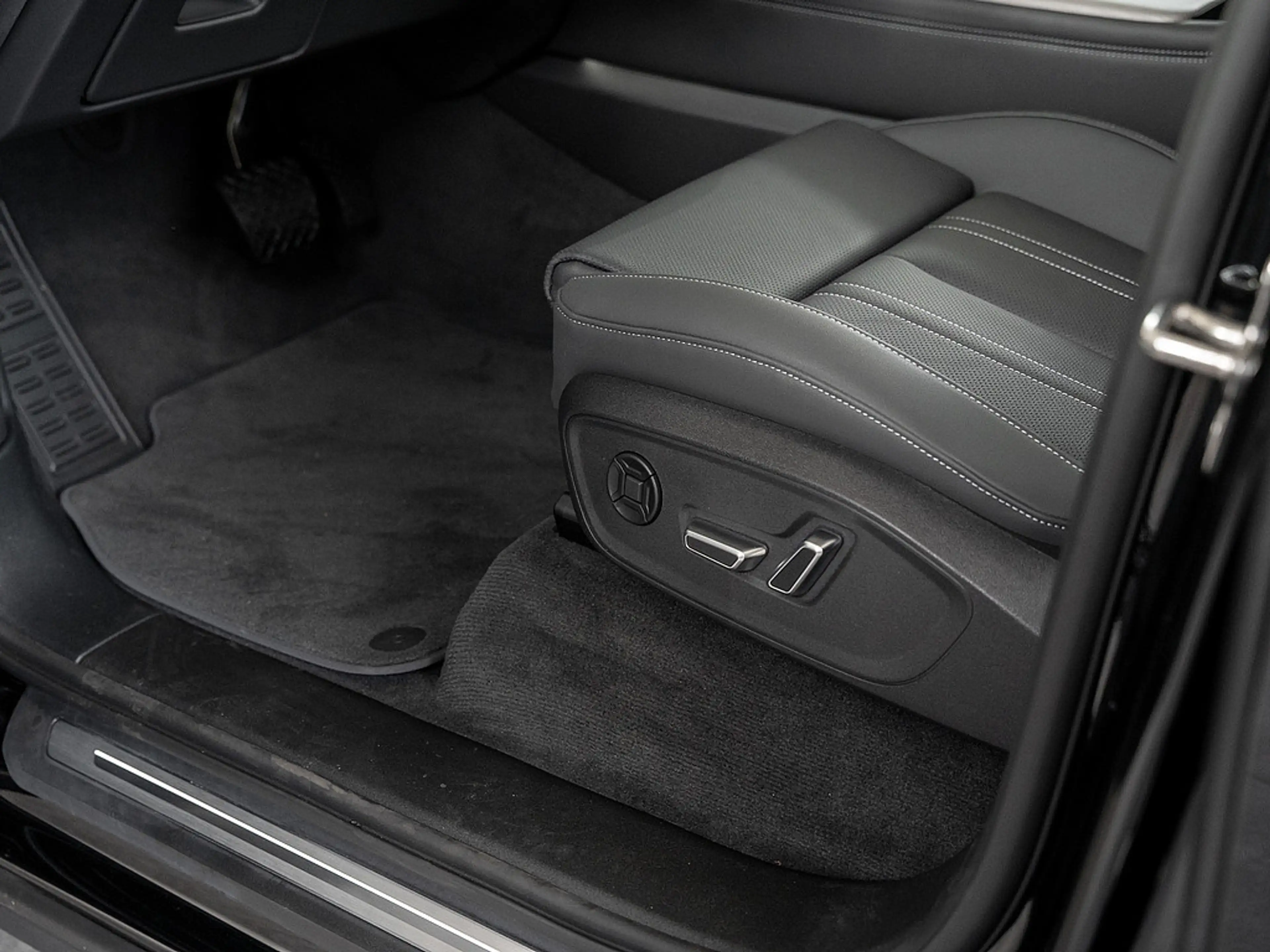 Audi Q7 TDI quattro tiptronic AHK PANO KAM STHZG — photo 13