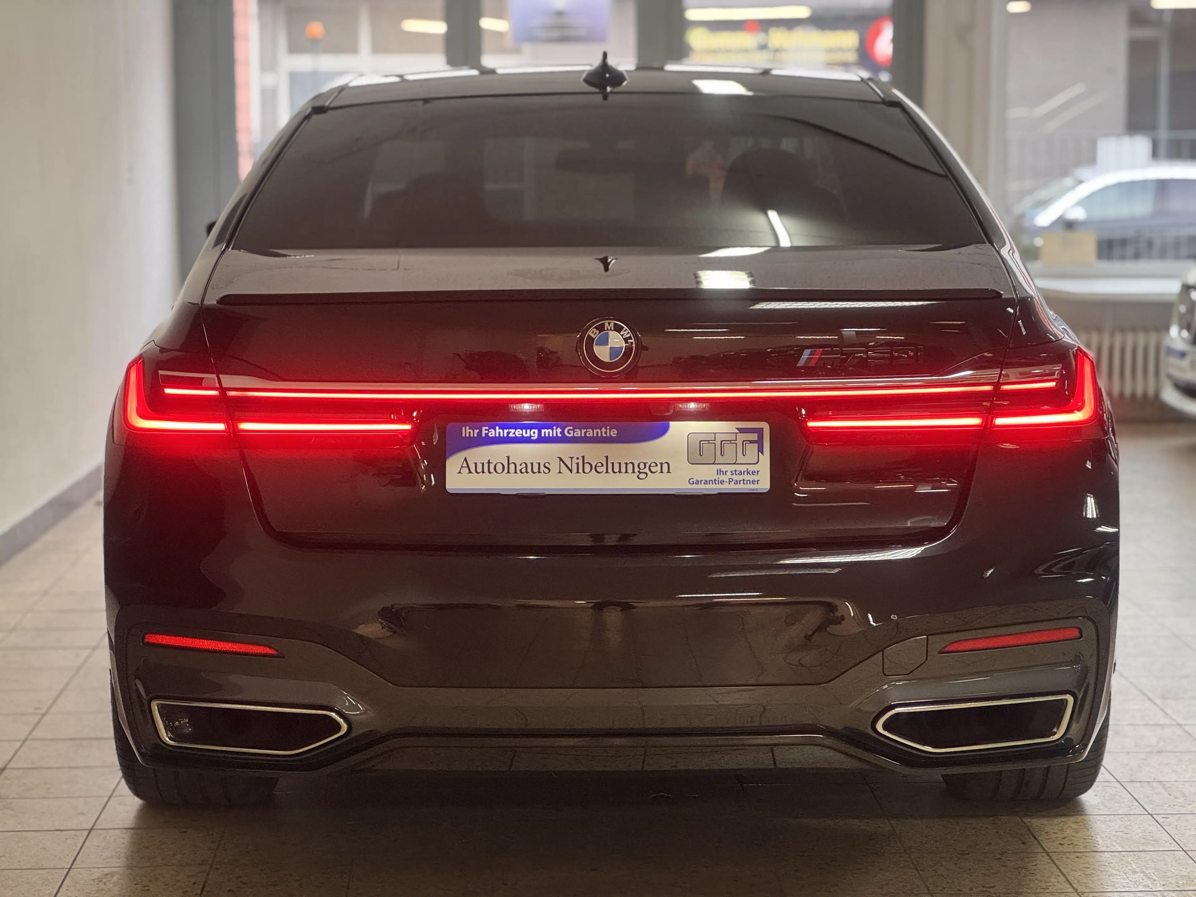BMW 750 750i M xDrive*Laser*HUD*Individual Leder*Bowers&Wilkins*SoftClose*Sitzkühlung* — photo 7