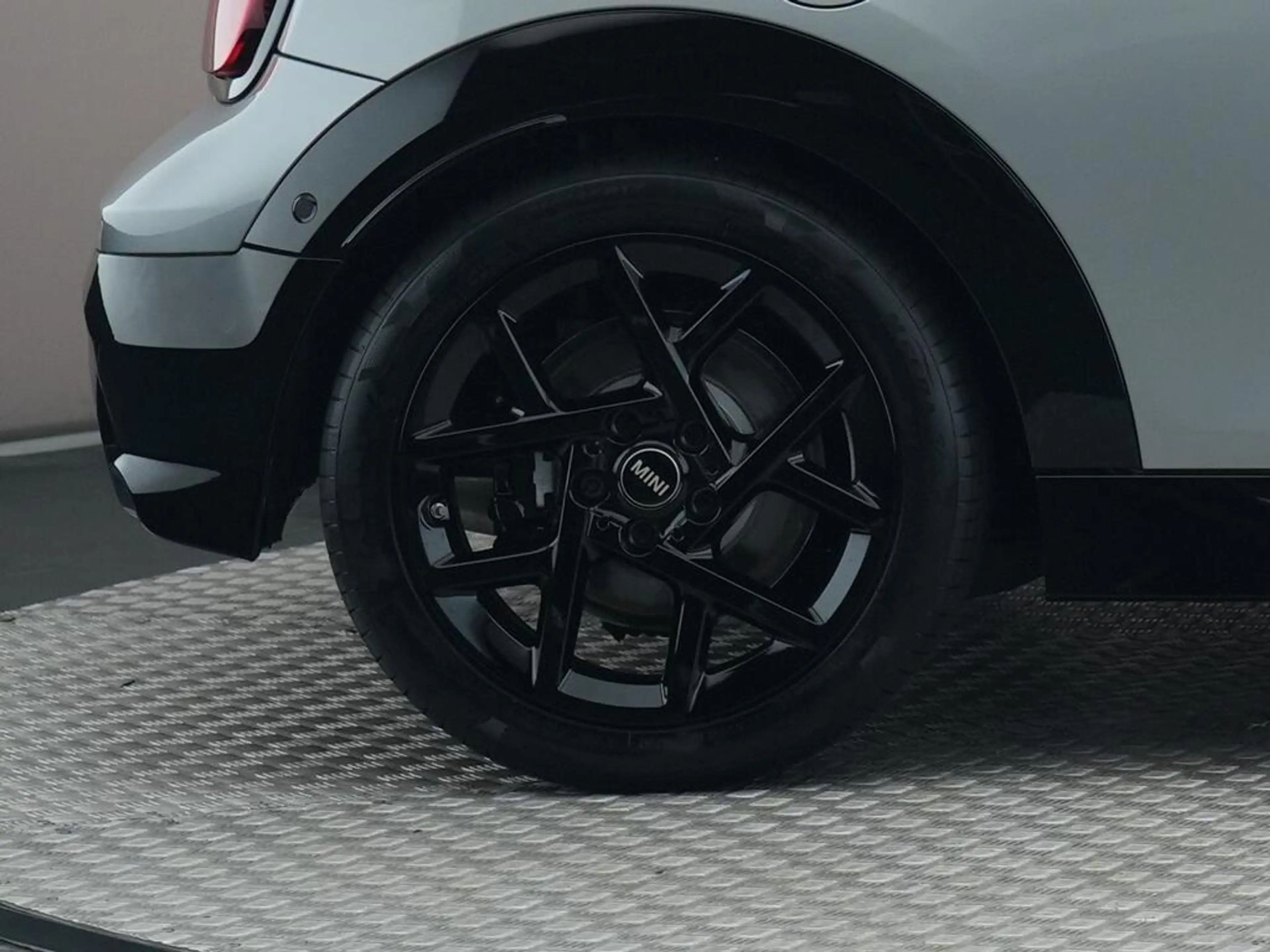 MINI Cooper S Cabrio 2.0 John Cooper Works L — photo 15
