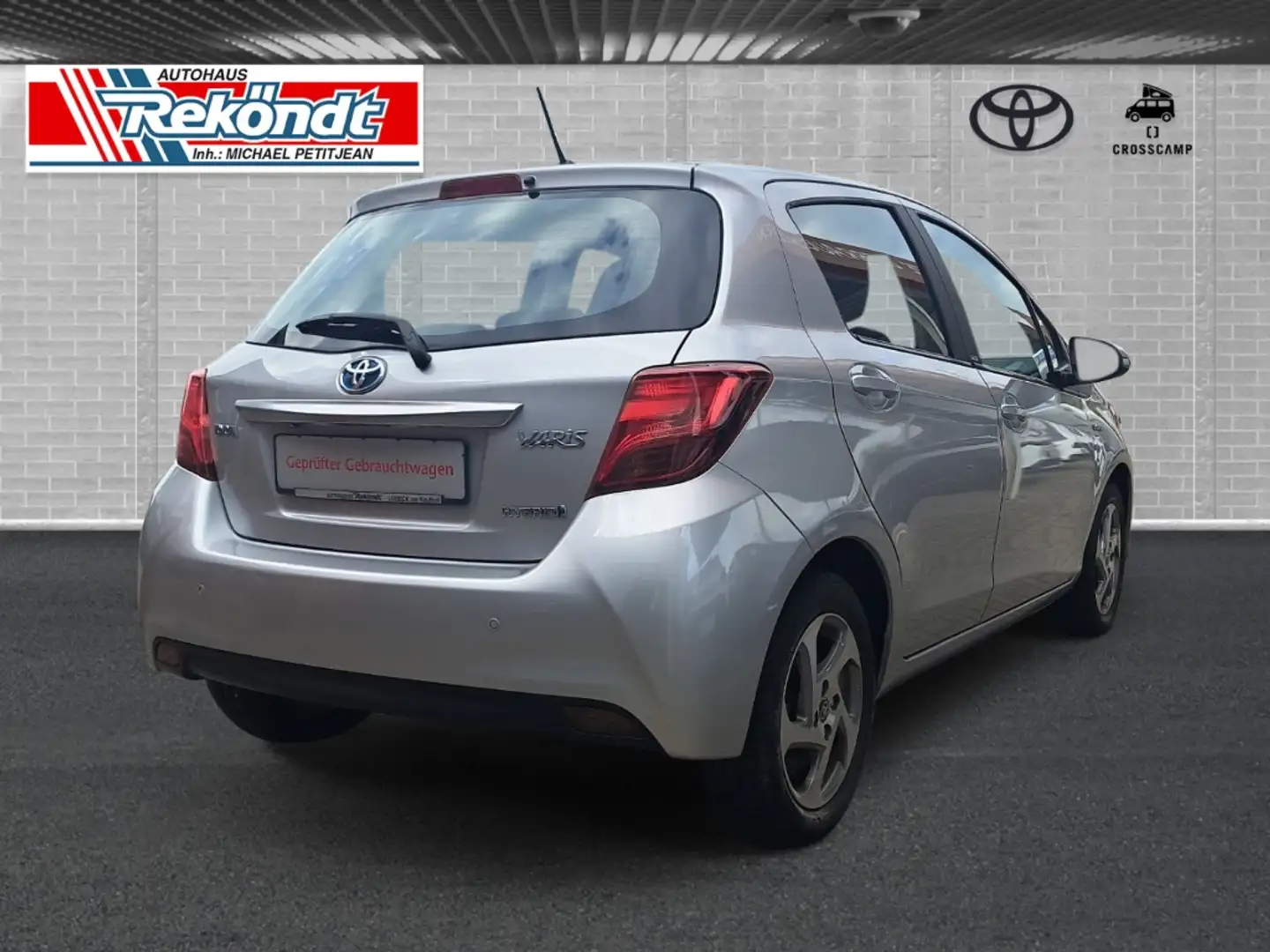 Toyota Yaris Edition-S 1,5 Hybrid Sitzheizung, Rückfahrkamera Silber - 2