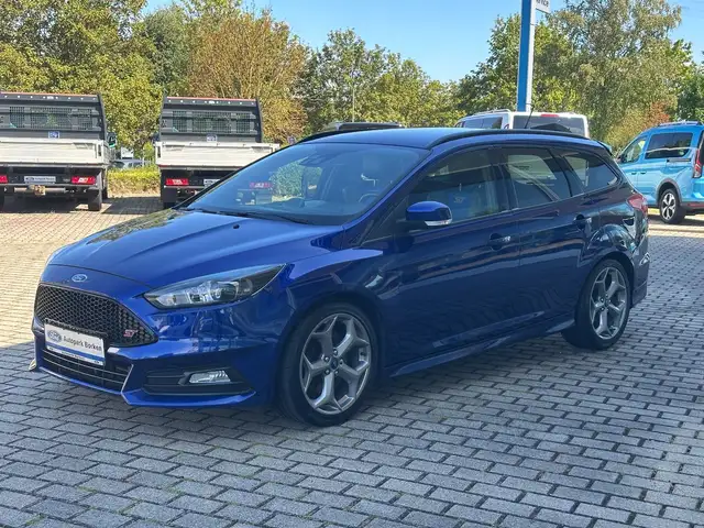 Ford Focus Turnier ST Winter-Paket SYNC 3 Leder-Paket
