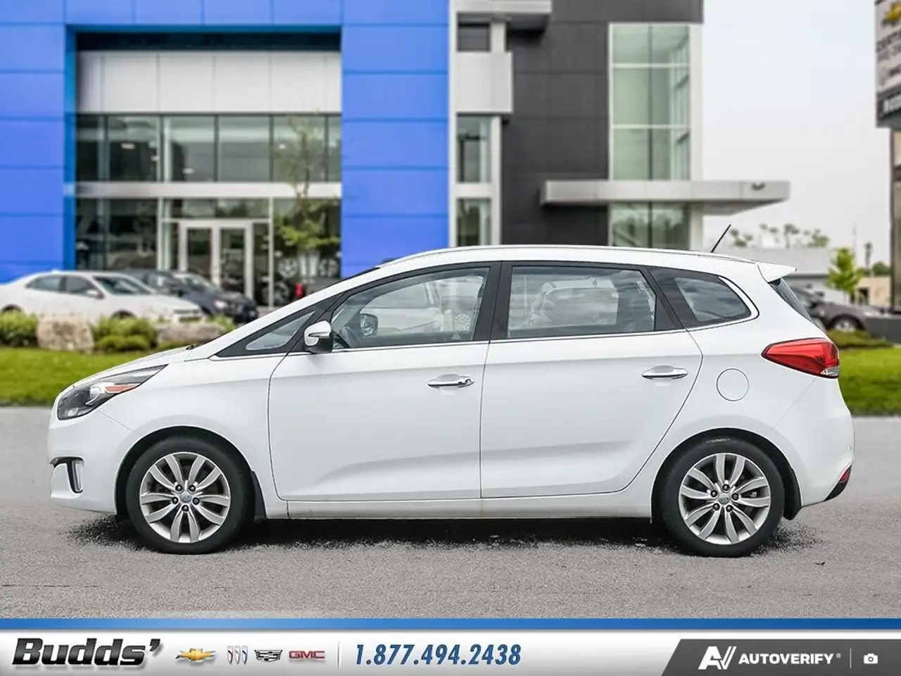 Kia Rondo снимка Kia Rondo