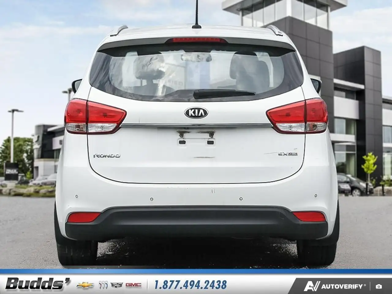 Kia Rondo снимка Kia Rondo