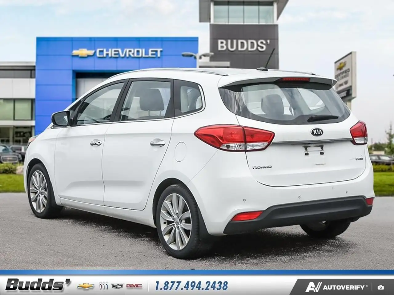 Kia Rondo снимка Kia Rondo