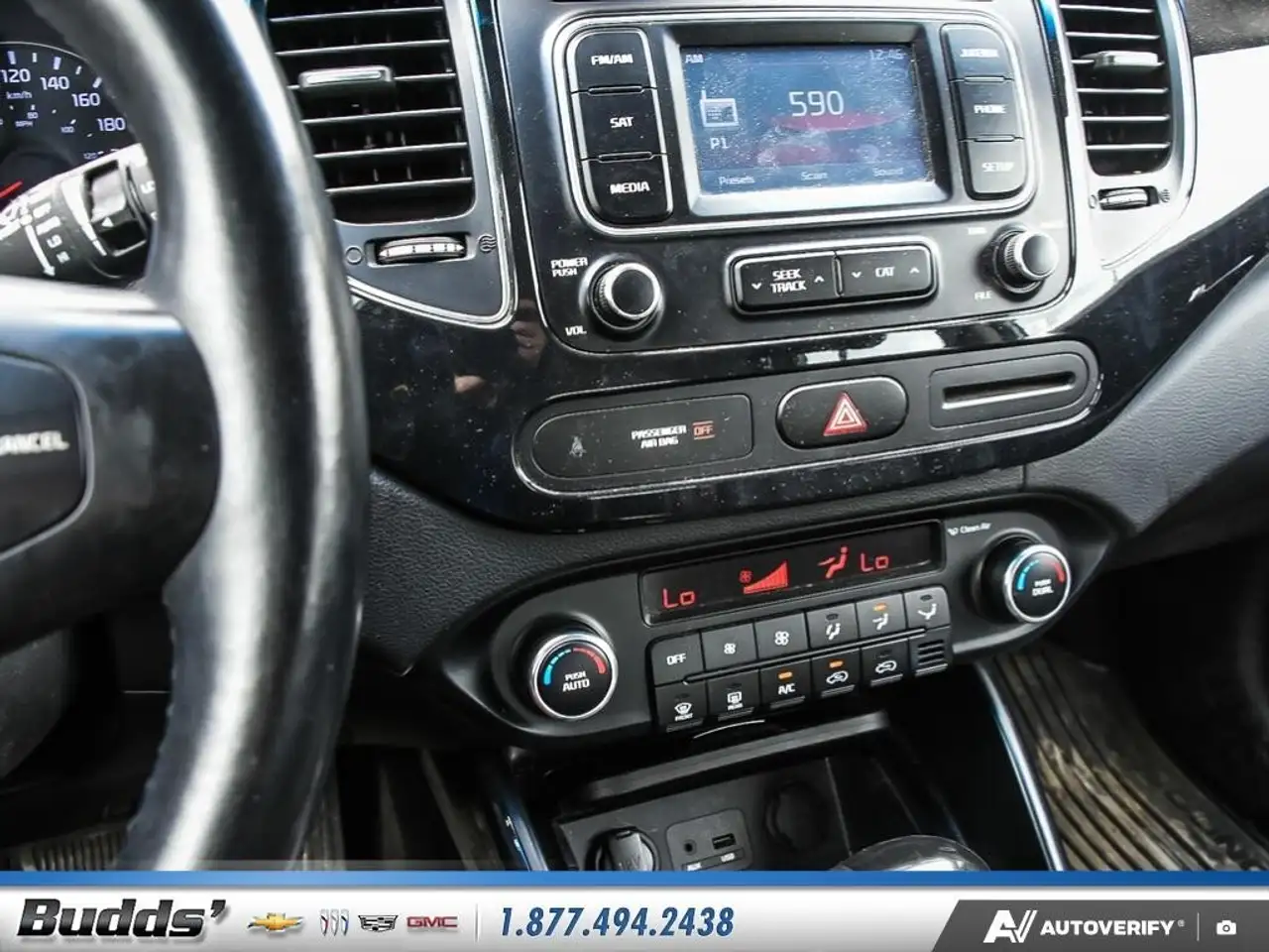Kia Rondo снимка Kia Rondo