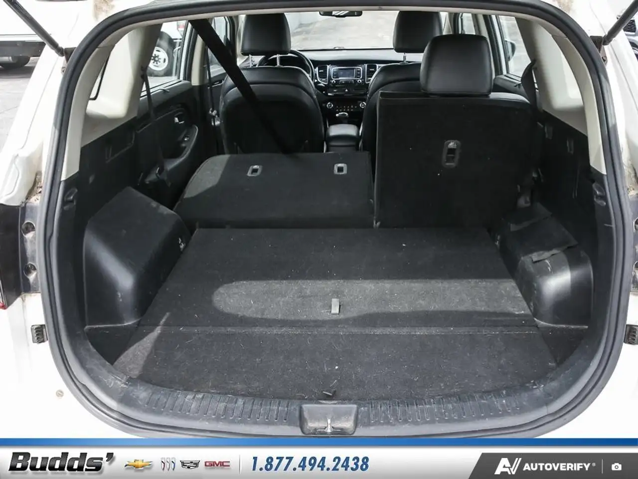 Kia Rondo снимка Kia Rondo